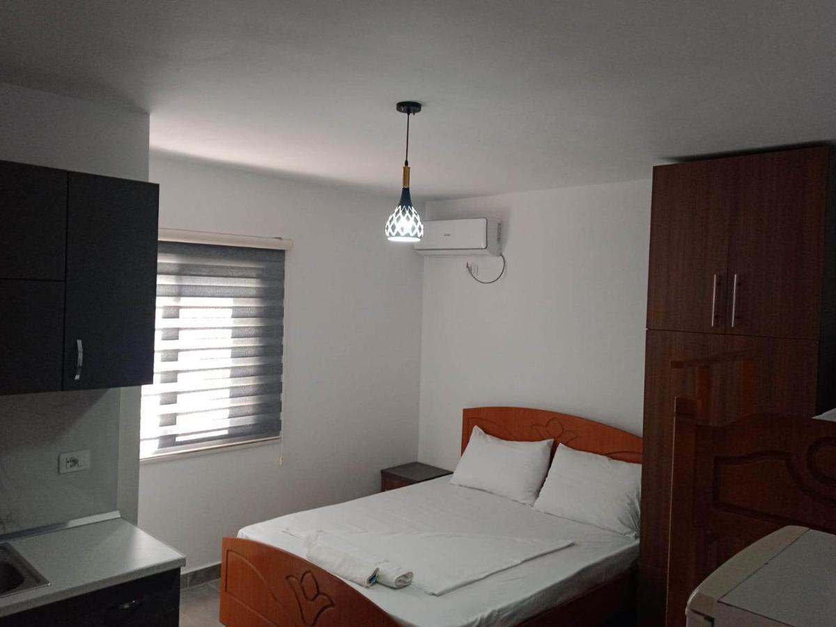 Villa Besnik, Rooms For Rent Vlore Exterior photo